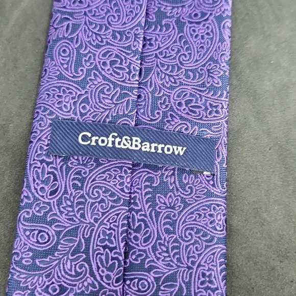 Croft and Barrow purple paisley polyester tie - Picture 3 of 5